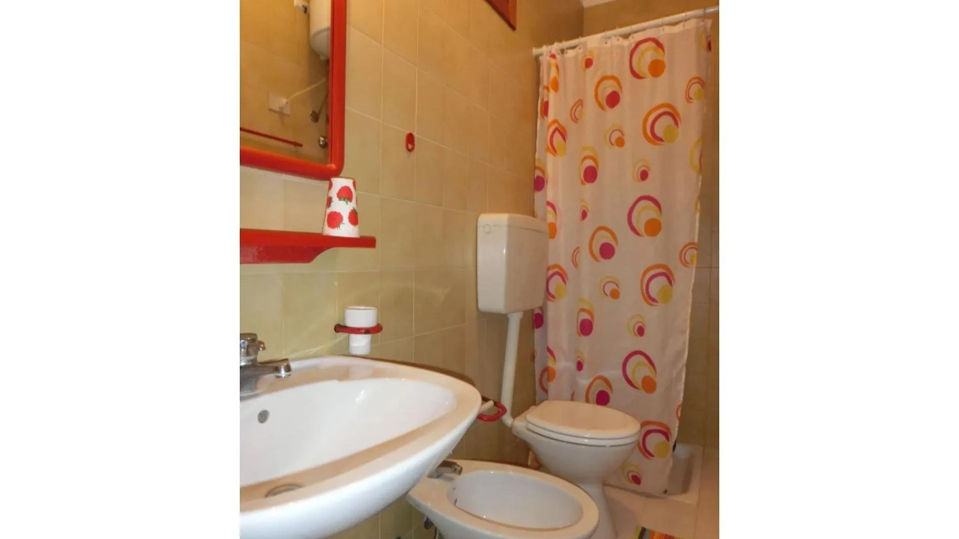 One Bedroom Apartment With Stunning Sea View 比比翁